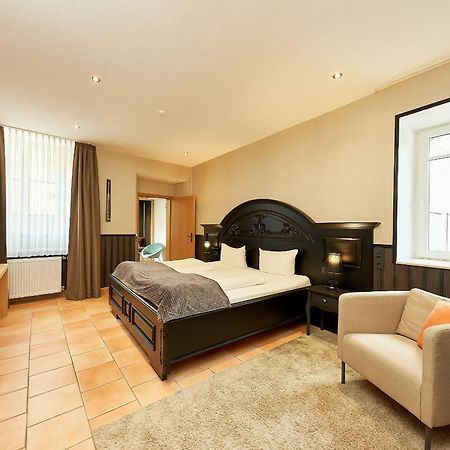 Hotel Zeltinger-Hof - Gasthaus Des Rieslings Целтинген-Рахтиг Екстериор снимка