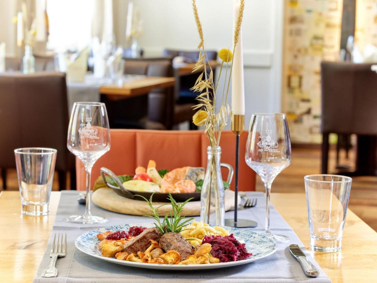 Hotel Zeltinger-Hof - Gasthaus Des Rieslings Целтинген-Рахтиг Екстериор снимка