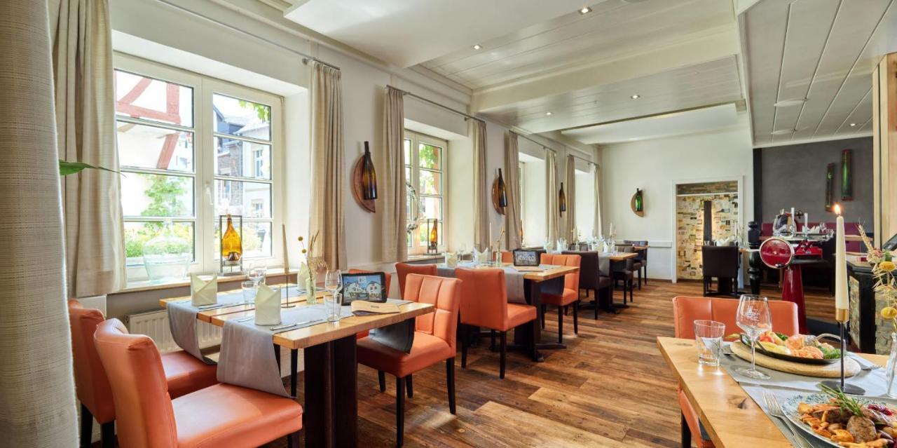 Hotel Zeltinger-Hof - Gasthaus Des Rieslings Целтинген-Рахтиг Екстериор снимка